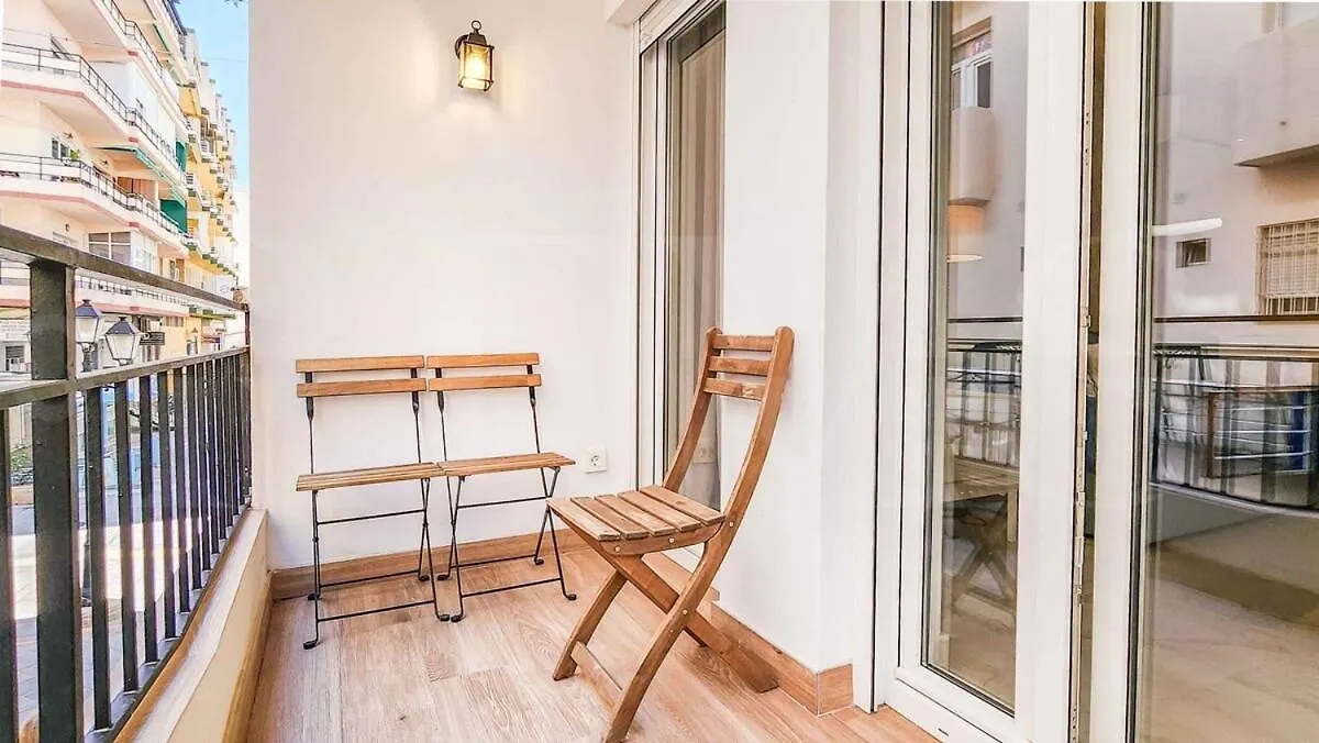 Central Retreat With Balcony, Steps To Beach Rems Fuengirola 0*,  Spanien