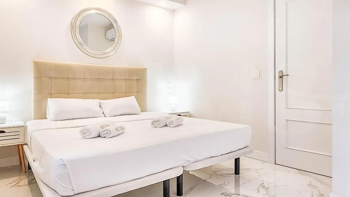 Central Retreat With Balcony, Steps To Beach Rems Fuengirola Spanien